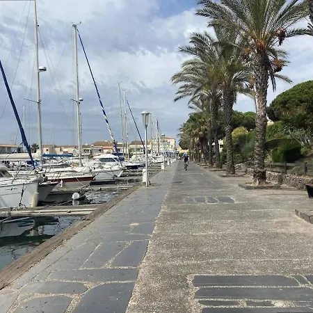 4 Pers Piscine Parking Port Commerces