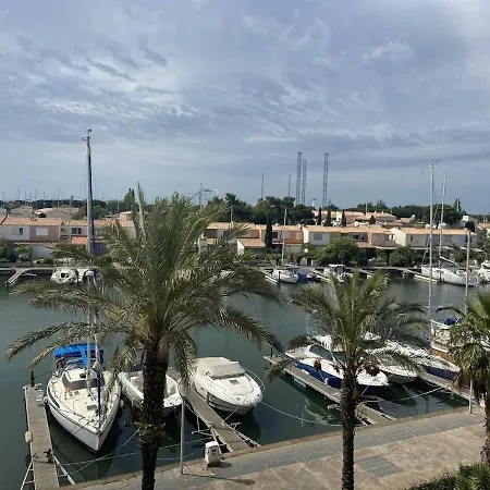 4 Pers Piscine Parking Port Commerces Apartment